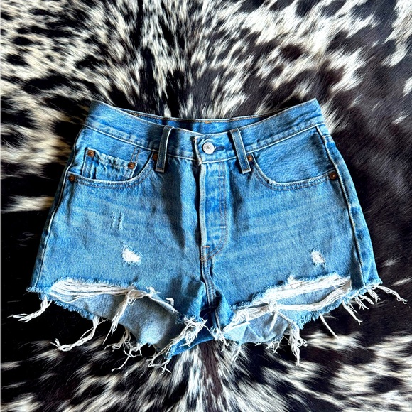 Levis Denim Shorts - Picture 1 of 4